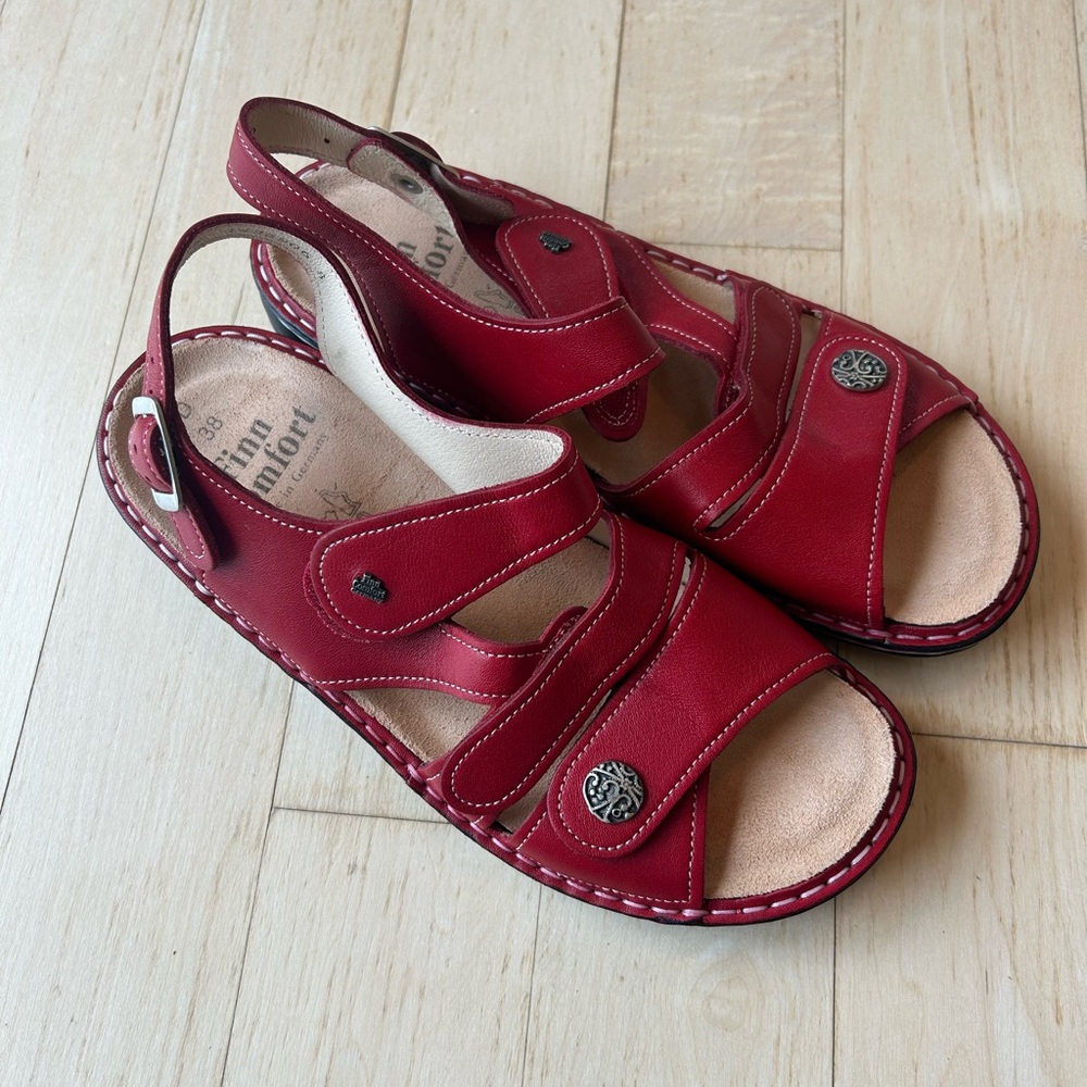 NWT Finn Comfort Gomera Sandals Color Red Light Size EU 38 (US 7 1/2)